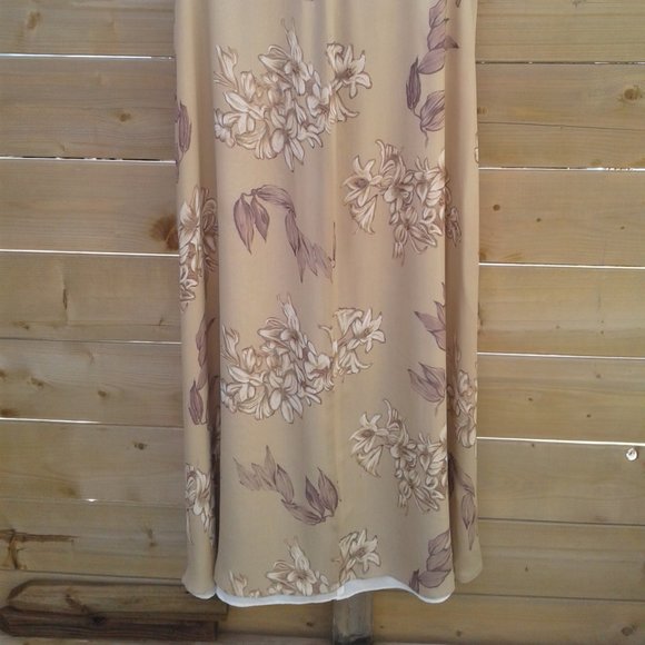 Maxi floral button down 100% silk skirt - Picture 6 of 11